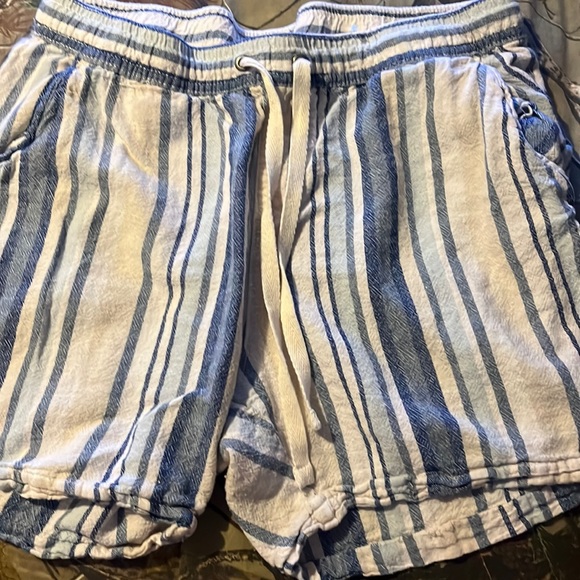 Juniper + lime shorts size medium - Picture 1 of 3
